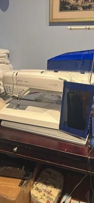 Husqvarna Viking Designer EPIC Computerized Sewing Embroidery Combo Machine