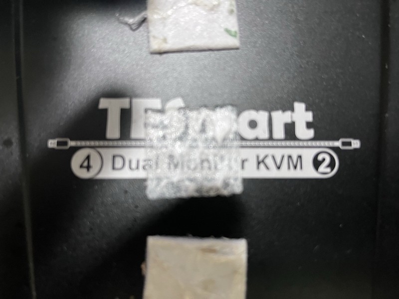TESmart dual monitor KVM DP HDMI 4K 60HZ 4:4:4: HDK0402A1U Used
