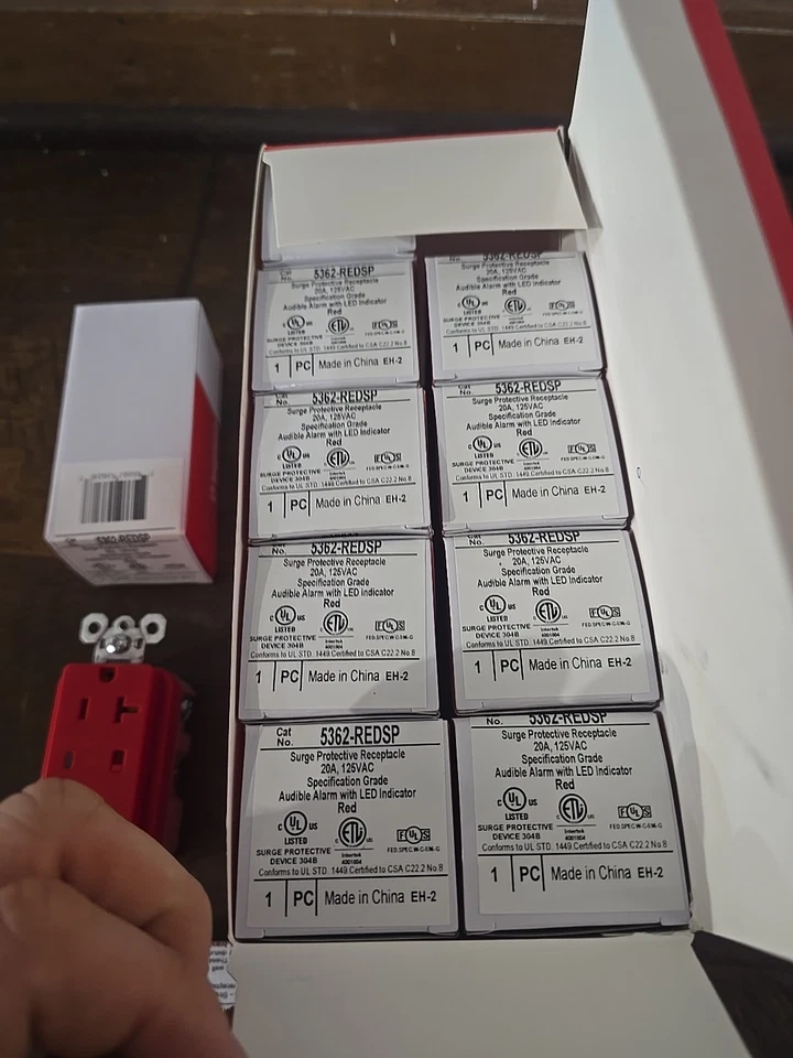 Lote 10x LEGRAND 5362-REDSP RECEPTÁCULO PROTECTOR CONTRA SOBRETENSIONES ROJO CON ALARMA 20A 125V Foto 2 de 4