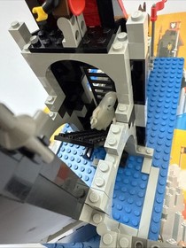 Lego Castle 6075 Wolfpack Tower - Complete 100% W Instructions