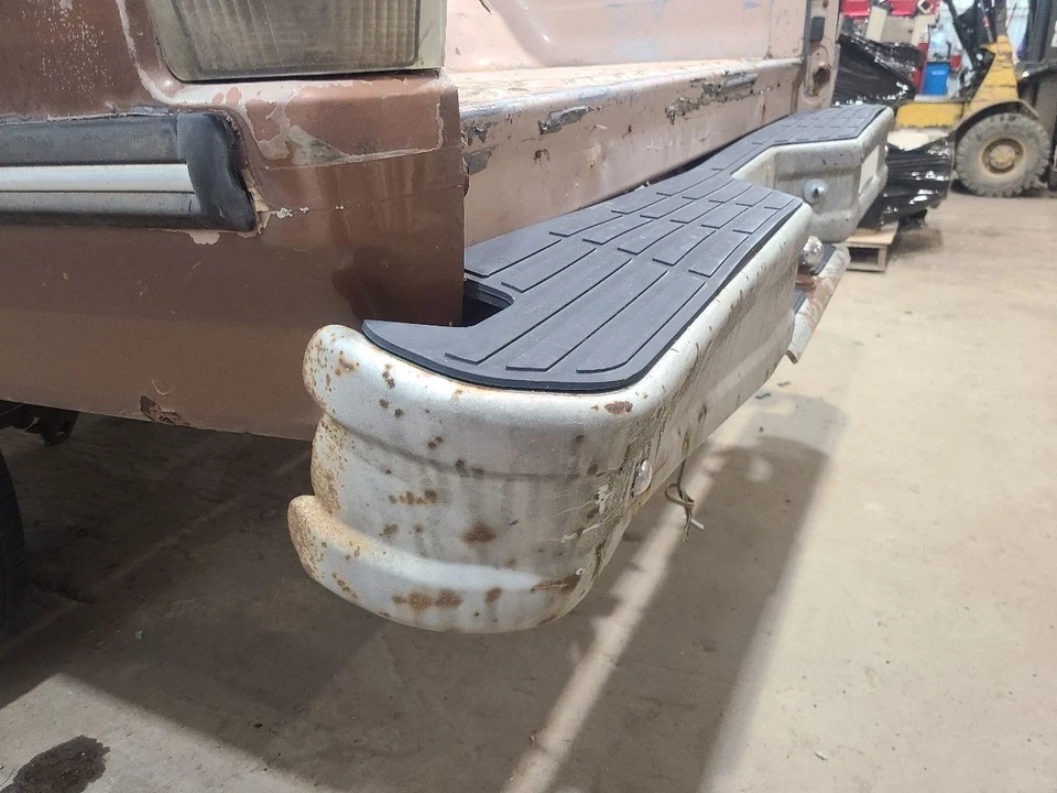 Rear Bumper Painted Fits 87-91 BRONCO 649457 Foto 3 de 4