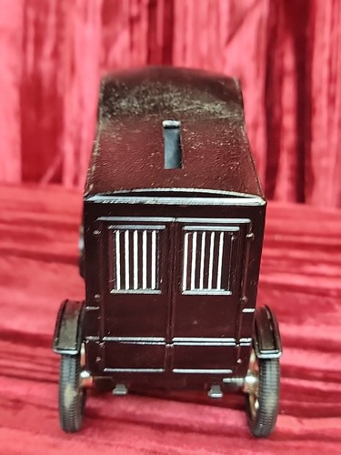 Ertl 1931 Hawkeye Anheuser Busch Budweiser Beer Delivery Truck Coin Bank Red - Picture 10 of 21