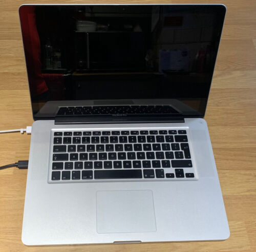 Damaged Apple MacBook Pro 15&#034; i7 2Ghz 16GB Early 2011 Model/Spares/Repairs/PB327