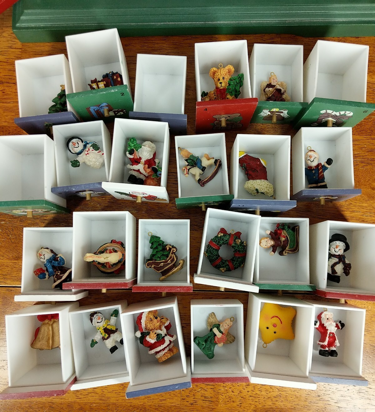 thomas-pacconi-classics-wood-christmas-advent-calendar-drawers-w-21