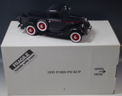 DANBURY MINT 1935 FORD PICK-UP TRUCK BLACK 1/24 SCALE DIE CAST MIB