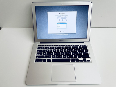 Apple MacBook Air 13” 2011 A1369 i7 1.8GHz 4GB 256GB SSD | eBay