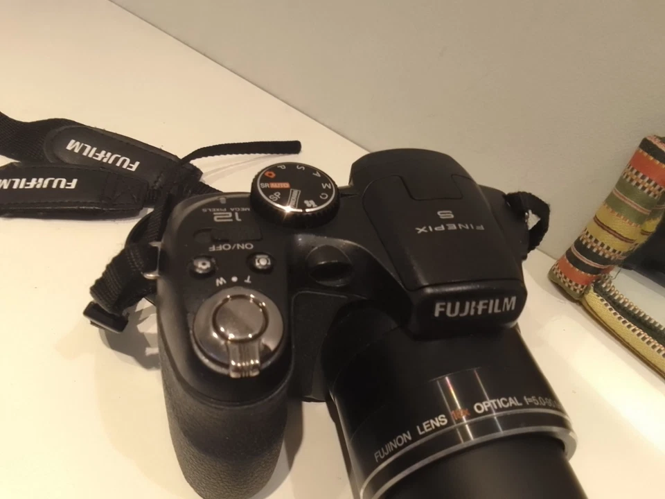 Fujifilm FinePix S Series S1900 Digital Camera No 0UR14457 refCP, photo 2 of 5
