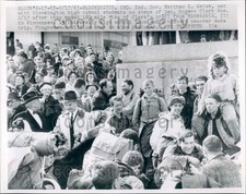 1963 Indiana Governor Matthew Welsh With Bloomington High Students Press Photo