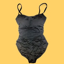 NWT La Blanca Island Goddess 1 Piece Swimsuit Size 8 Black UPF 50 Beach Pool