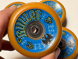 Vintage SANTA CRUZ BULLET 66m Skateboard Wheels 98a Beautiful Blue Graphics!