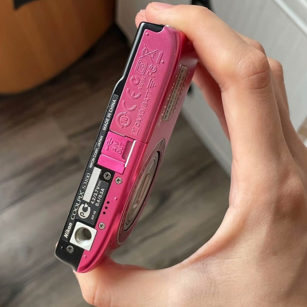 Nikon COOLPIX S3100 Digital Camera 14.0MP 5x Optical Zoom Pink