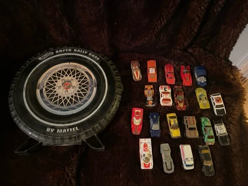 1968 Hot Wheels Super Rally Wheel Tire Case by Mattel Vintage - 20 Metal Cars