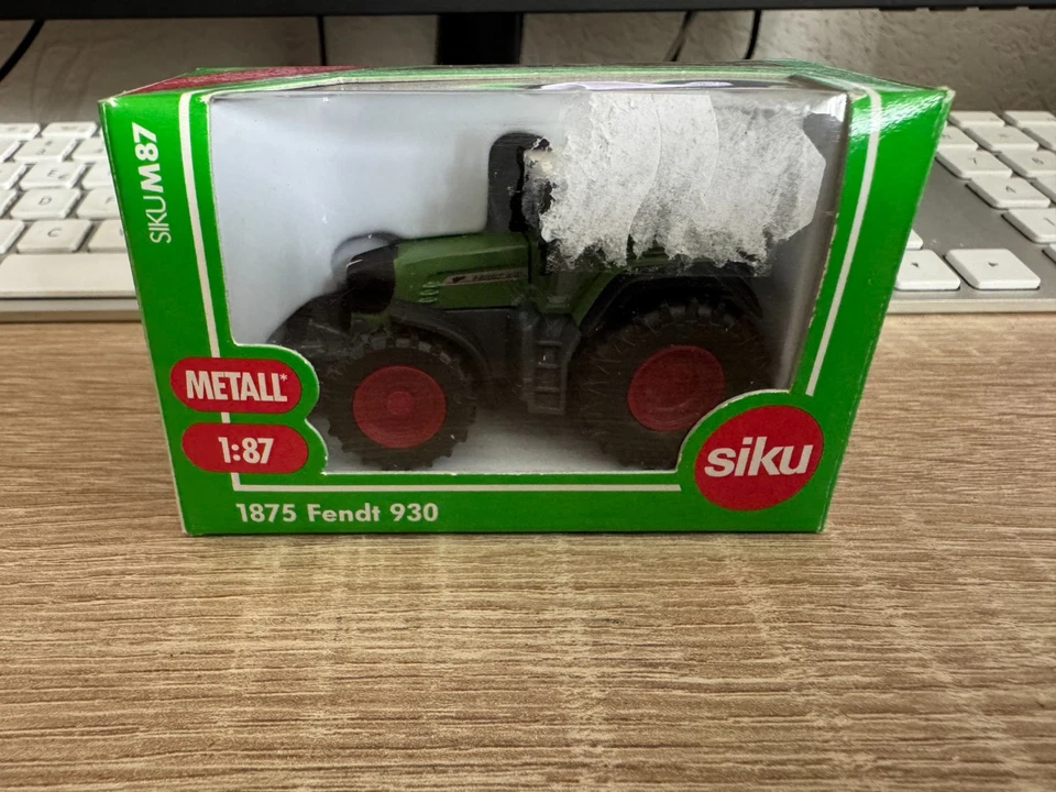 Siku 1875 Fendt 930 2014 Traktor Neuwertiger Zustand in OVP