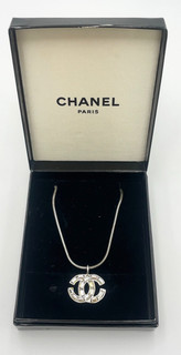 Collana con strass originale Chanel Coco Mark 01P incisa con scatola BA010200