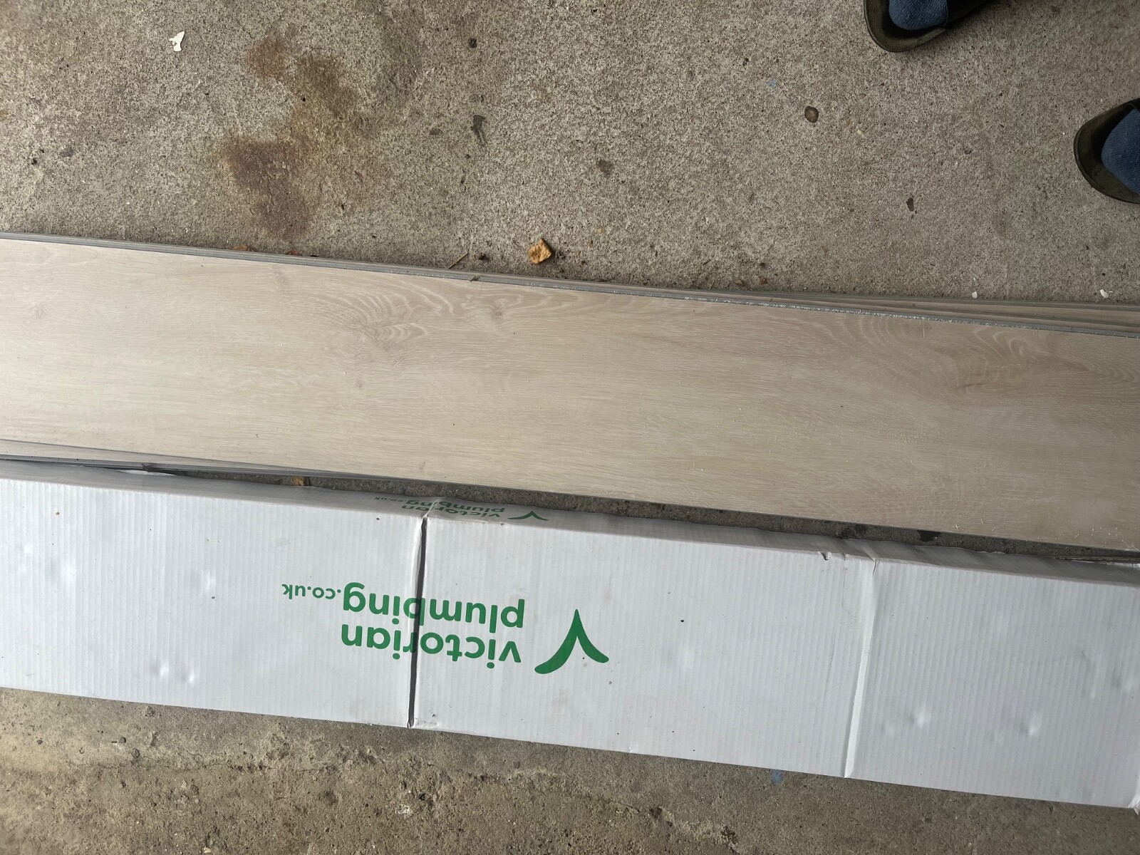 click waterproof vinyl plank flooring