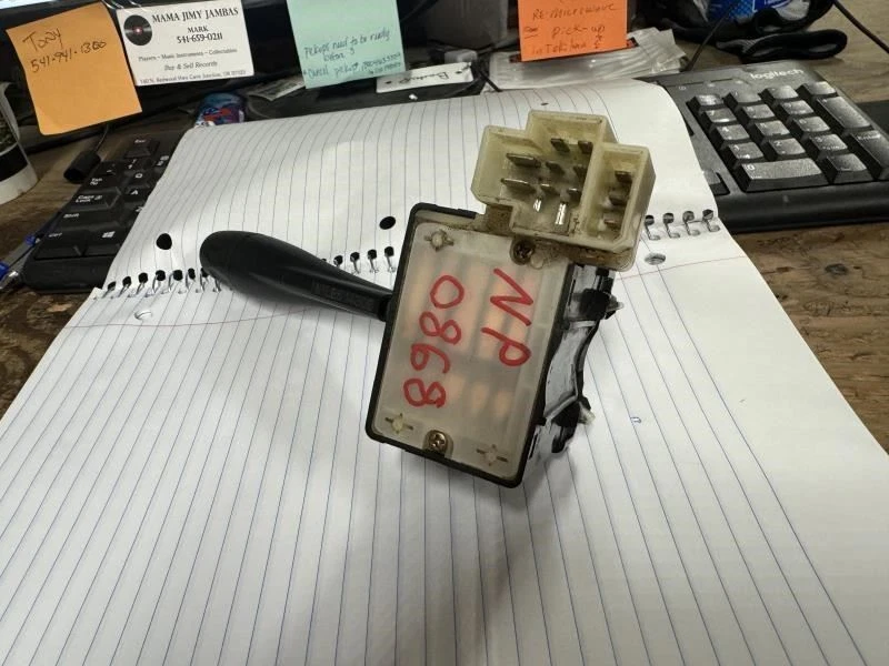 Interruptor de columna intermitente y faros para camioneta Nissan 87-93 3841 Foto 3 de 3