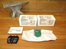 Siemens 3SB3601-0AB71 (LOT OF 2) *NEW* Push Button Green