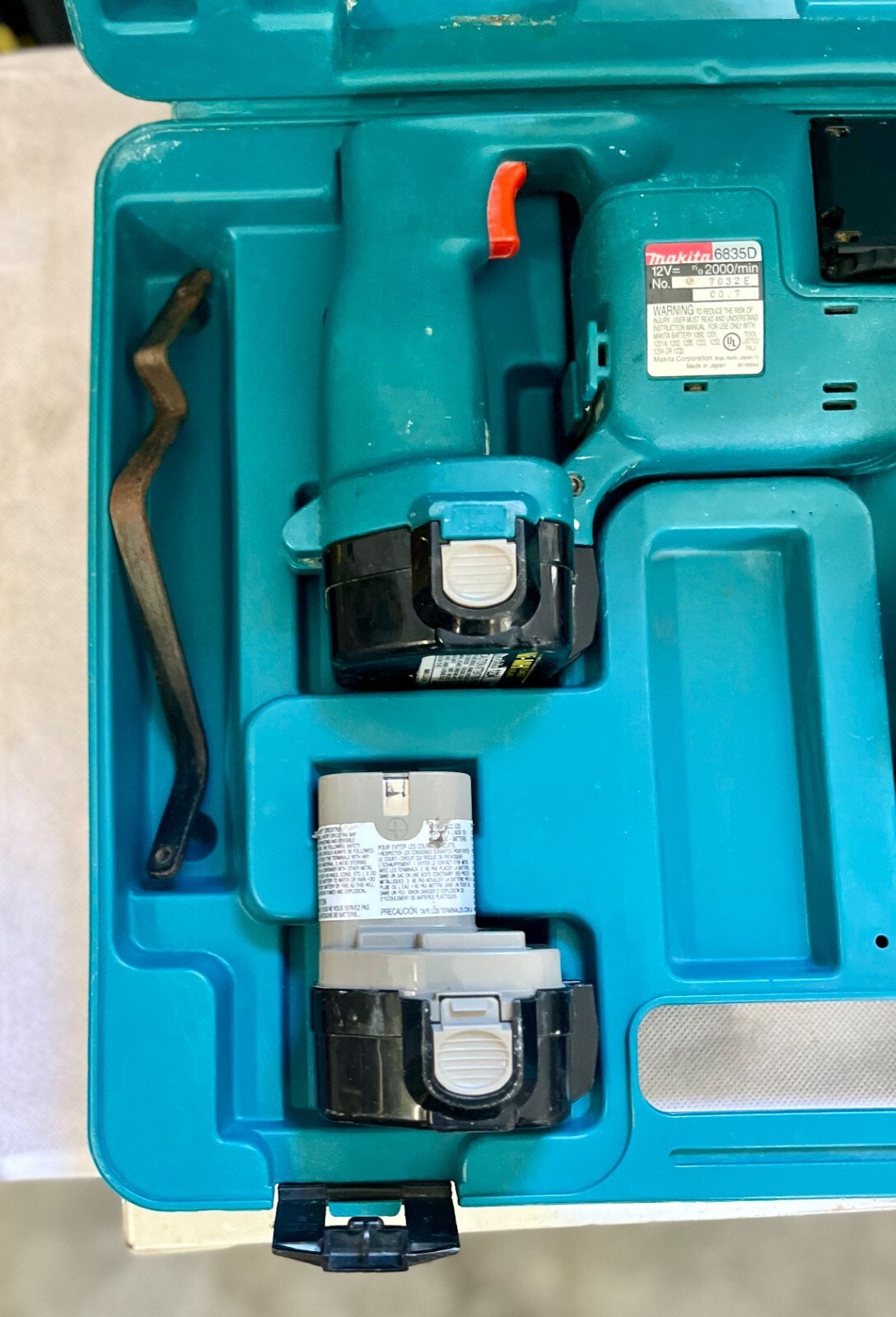 Makita AutoFeed Decking Screw Gun/Drywall Screwdriver 6835D w/ Two Batteries.. eBay