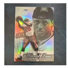 Fleer 1999 Warrick Dunn Rookie Showpiece Fleer Showcase #10 Tampa Bay Bucs