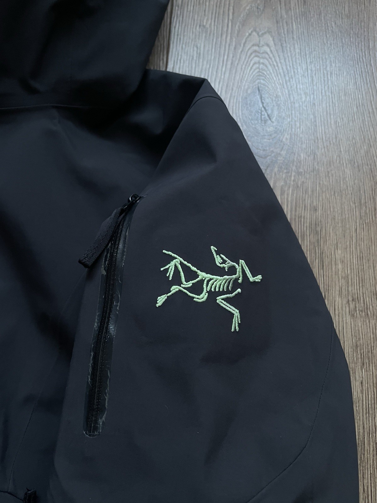 Arc'teryx Women's Goretex Outdoor Hiking Coat Jacket Size XS Grey thumbnail 2