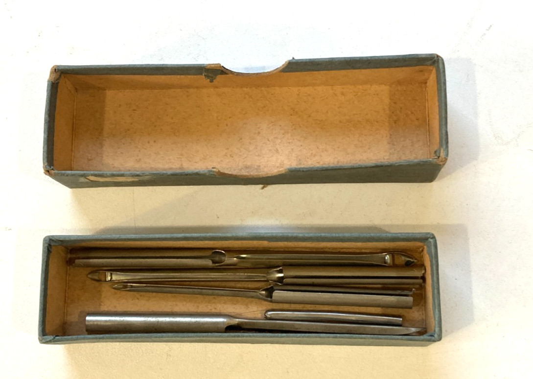 Columbia DeLuxe Needle No  1690 Rug Needles Hand Hooking