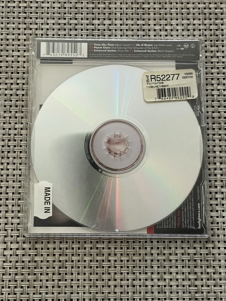 FOO FIGHTERS,”TIMES LIKE THESE” UK 2002 RELEASE, RCA RECORDS, 3 SINGLES 2 CD ROM Foto 2 de 4