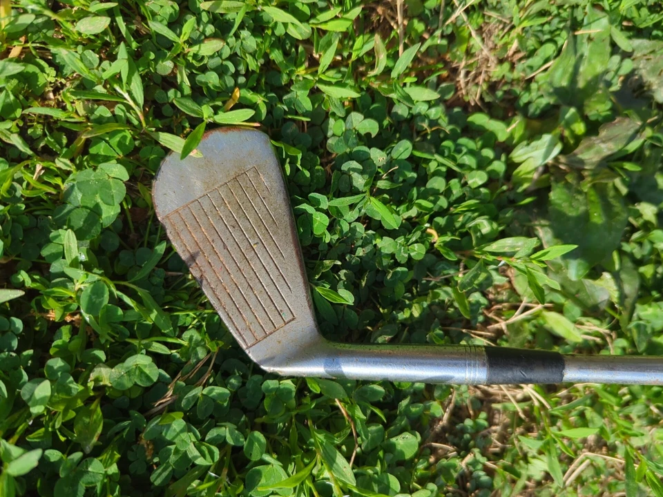 Vintage SPALDING TOP-FLITE (2) IRON Right Handed Steel Shaft Synchro Dyned - Image 4 of 4