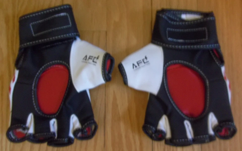 NUEVO Guantes de Competición Century Brave MMA - Talla L/XL - ***NUEVOS SIN CAJA*ENVÍO GRATUITO** Foto 2 de 4