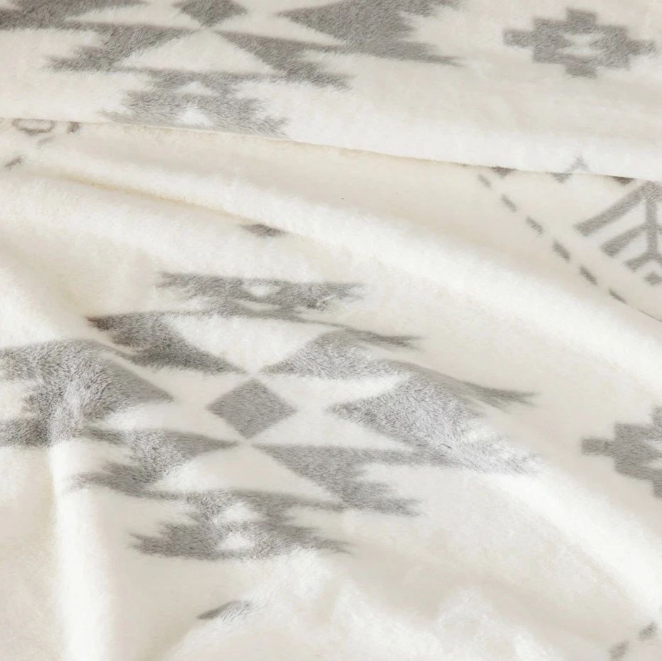 Pendleton Faux Fur Luxe Blanket QUEEN 98 in. x 92 in. Birch Tree Polyester New - Image 4 of 4