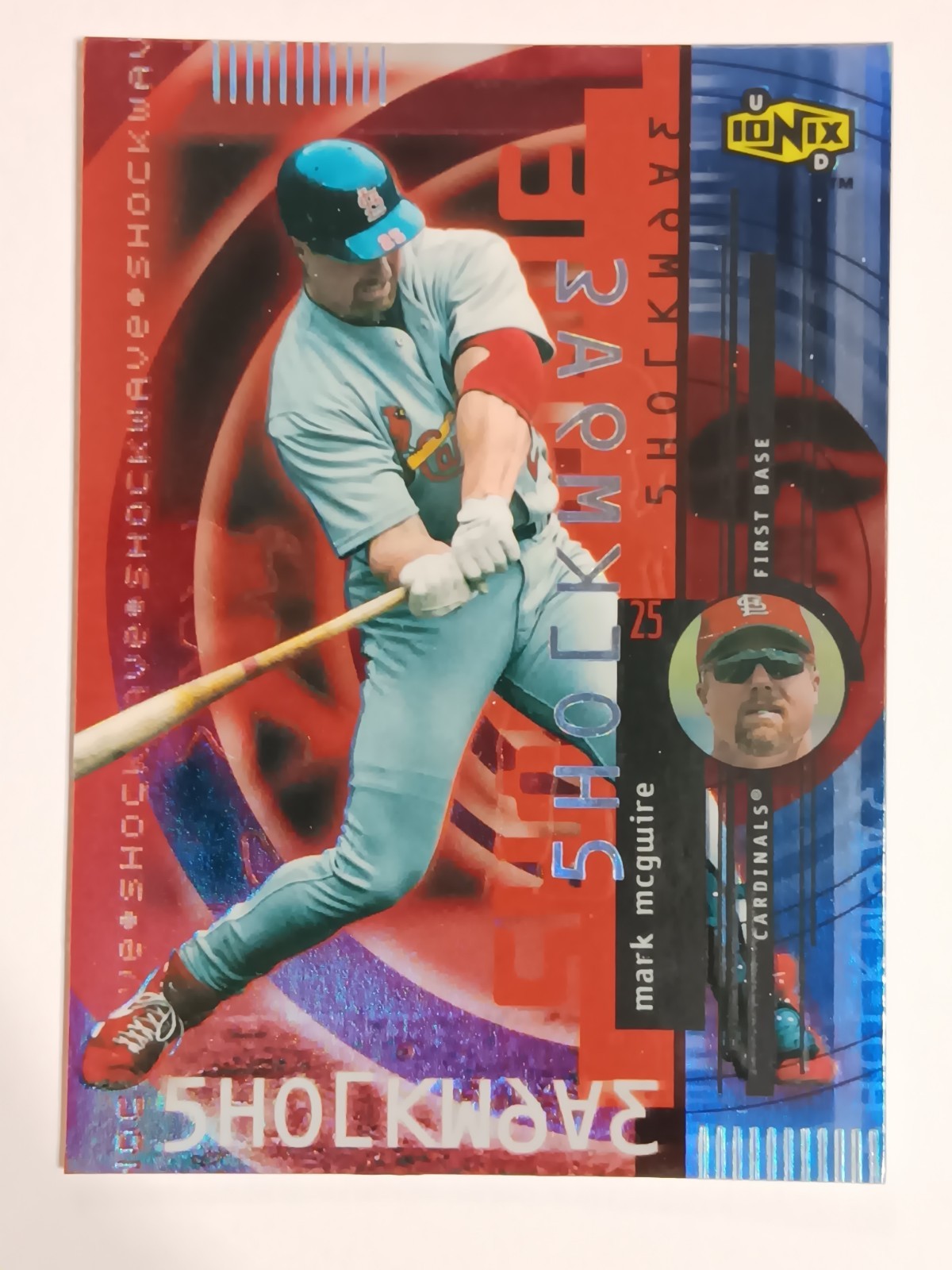 2000 UD Ionix Shockwave Mark McGwire #S1 St. Louis Cardinals