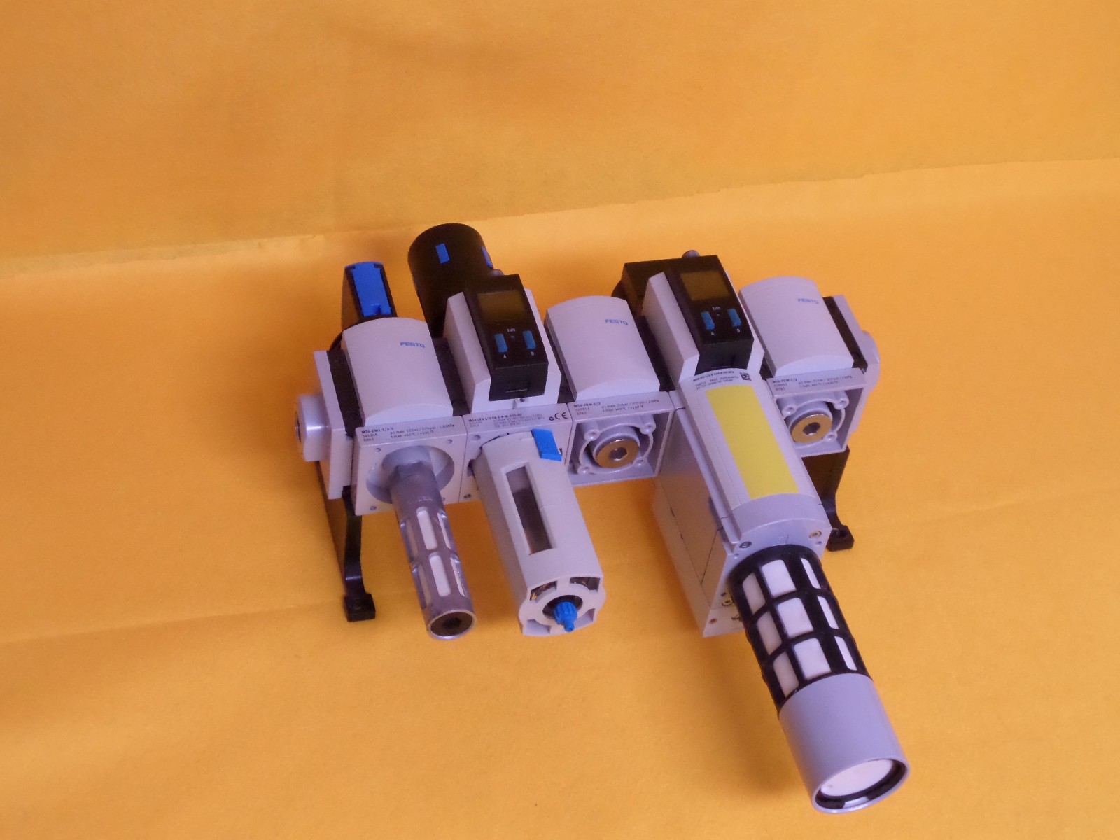 Festo Maintenance Unit: 541268 + 526490 + 2x 529853 + 548713