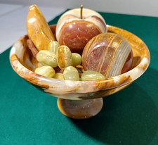 CHARMANTE QUARZ KRISTALL OBSTSCHALE MIT OBSTEN.