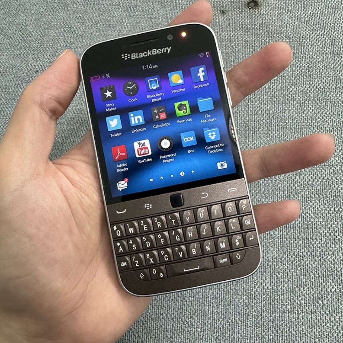 BlackBerry Classic Q20 Unlocked 4G LTE Retro Smartphone 16GB+2GB