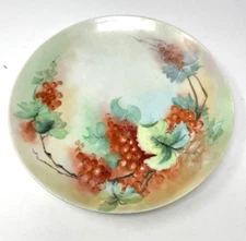EUC ANTIQUE HAND PAINTED UNMARKED LIMOGES  PLATE, GRAPES  10"