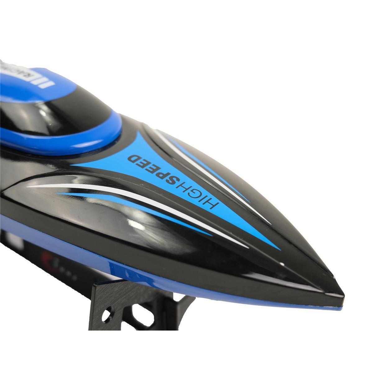 FPV drone filmt elektrische raceboot in 4K