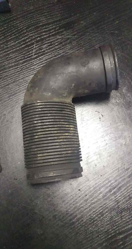 BMW E39 520 523 525 528 530 Lichtmaschine Luftansaug Kofferraum Rohr 1744461