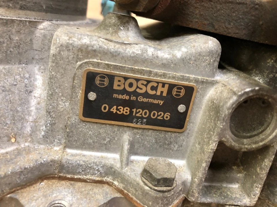 MERCEDES BENZ OEM R107 W116 450SL 450SLC 450SEL FUEL INJECTION DISTRIBUTOR A3 - Image 4 of 4