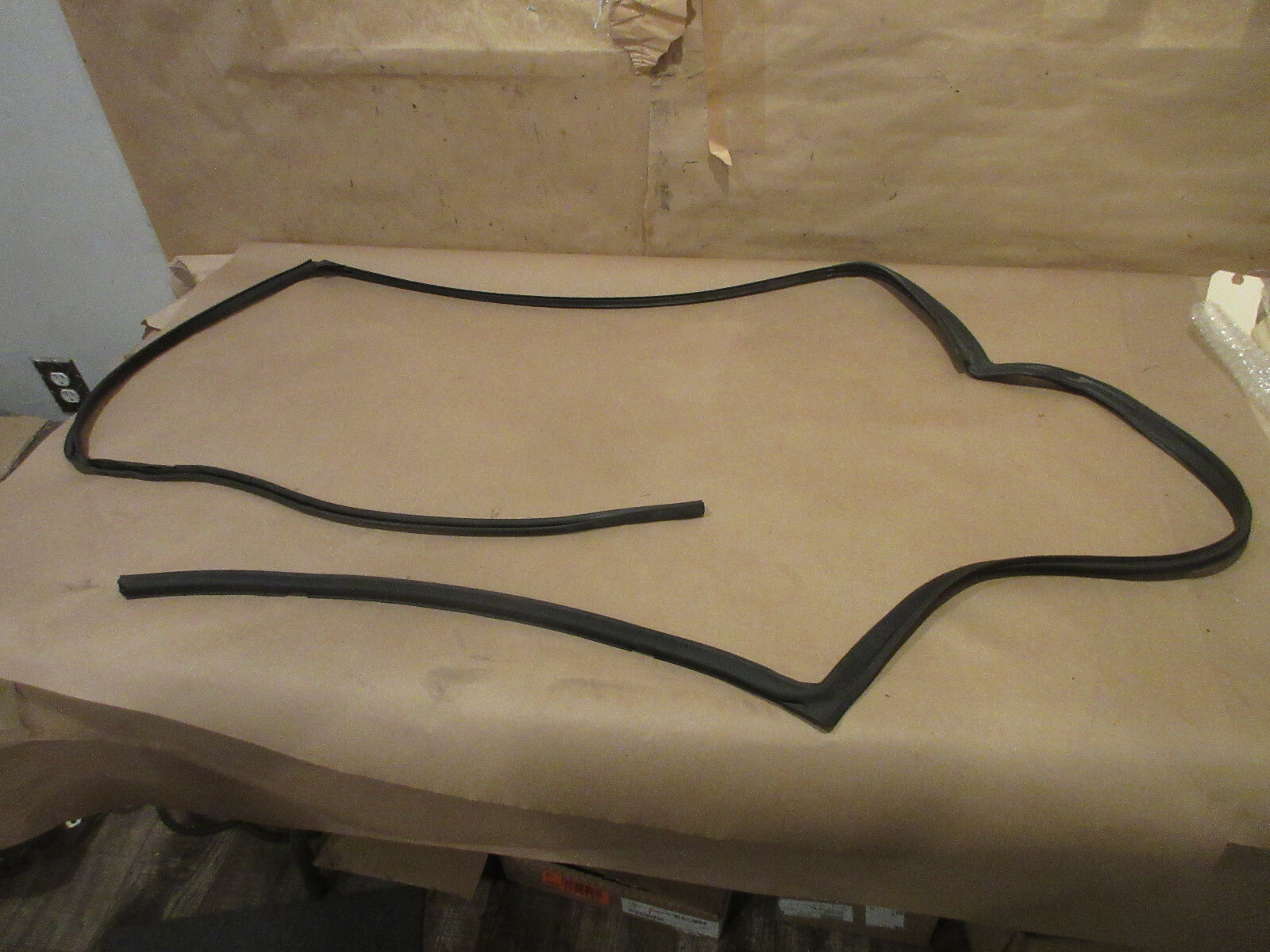 Maserati Quattroporte 2005-2011 RH Rear Door Gasket - P/N 67476700