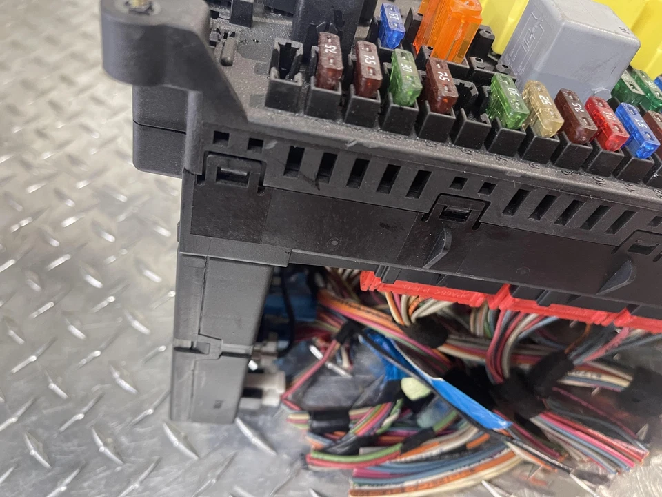 Caja de fusibles motor Mercedes Benz ML55 AMG W163 ML500 1998-2005 con módulo de confort Foto 3 de 4