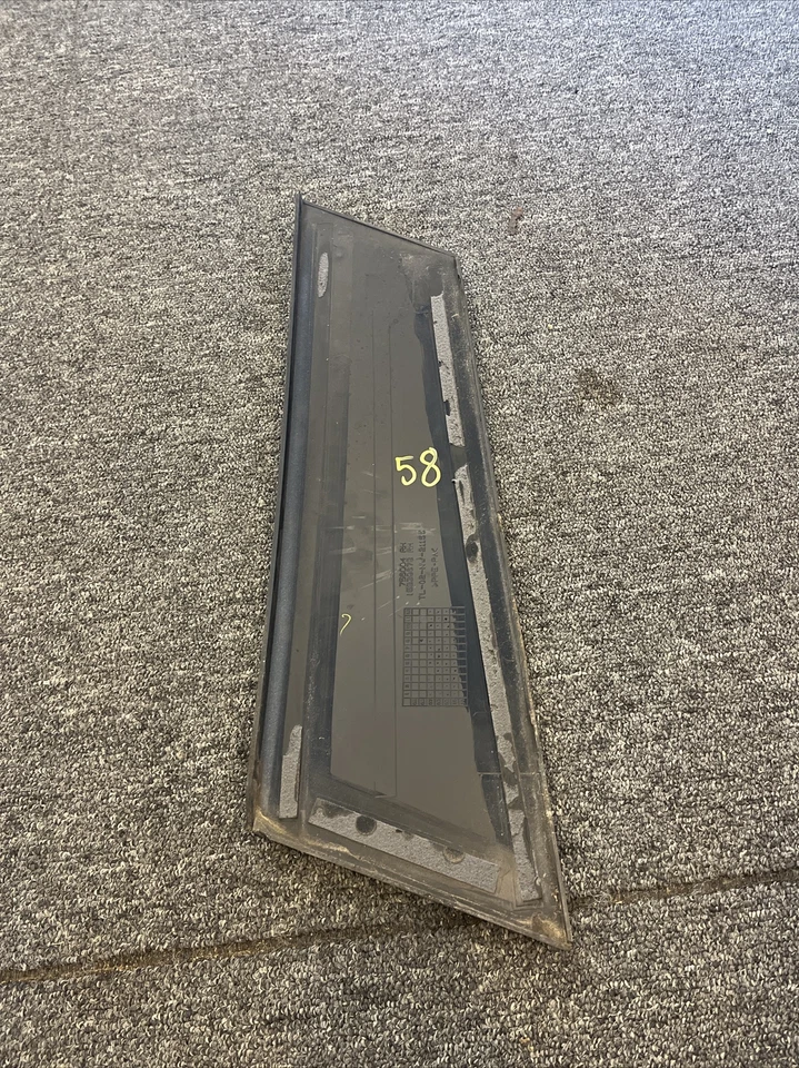 08-12 Buick Enclave Driver Cuarto Trasero Ventana Plástico Moldura Borde PASO DERECHO Foto 2 de 2