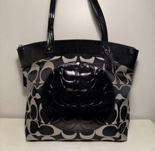 COACH Laura Black Gray Signature Jacquard Tote Bag Circle Patent Leather Women’s