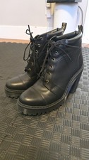 Doc Dr Martens Averil Women's Size 9 Black Leather Lace Up Ankle Boots
