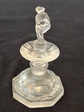 Vintage Mary Chess Souvenir d'un Soir Perfume Bottle Made in France Pul Fountain