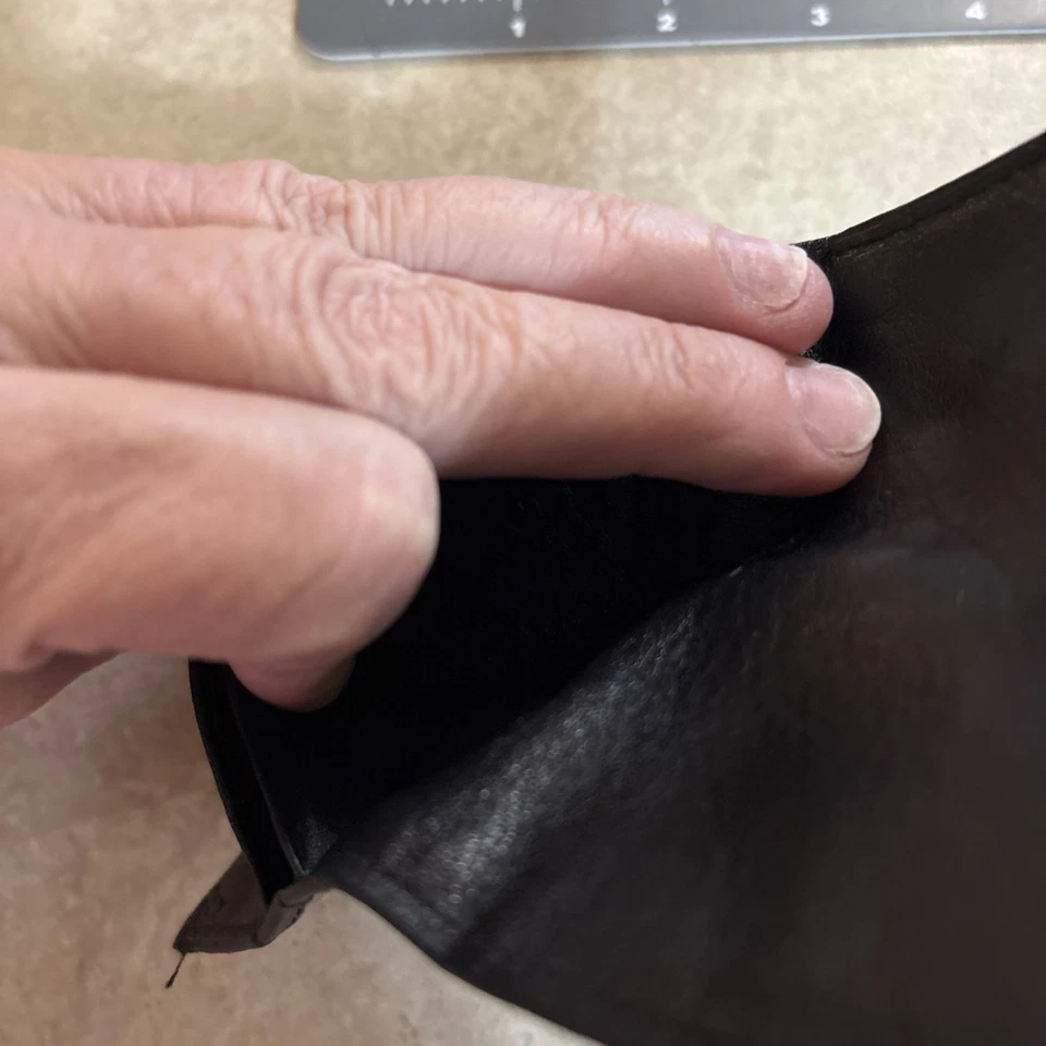 Cartera de tarjeta de identificación delgada Fossil para hombre (negra) Foto 4 de 4