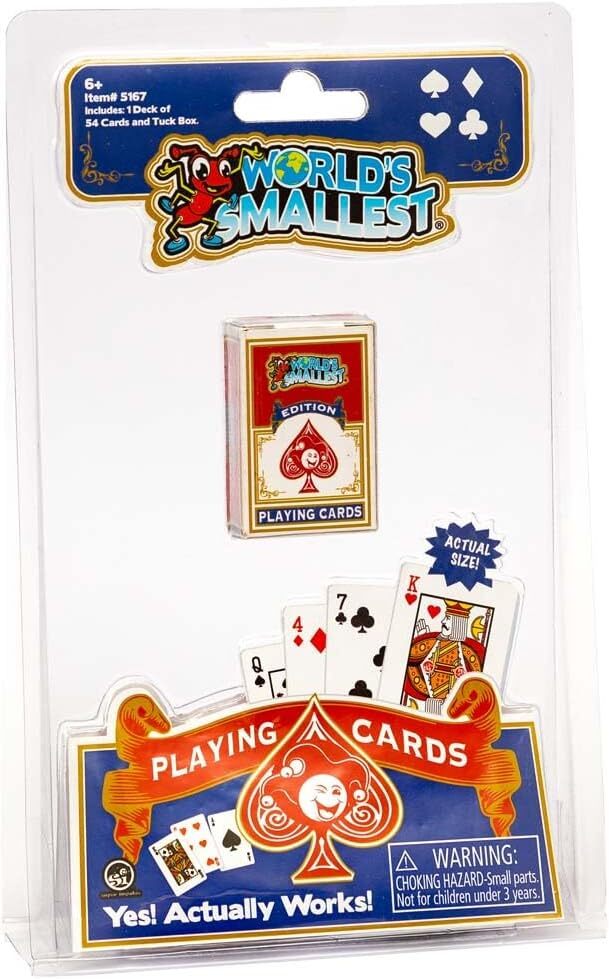 Самые маленькие в мире миниатюрные копии игральных карт Super Impulse, состоящие из 54 карт в миллиметрах.