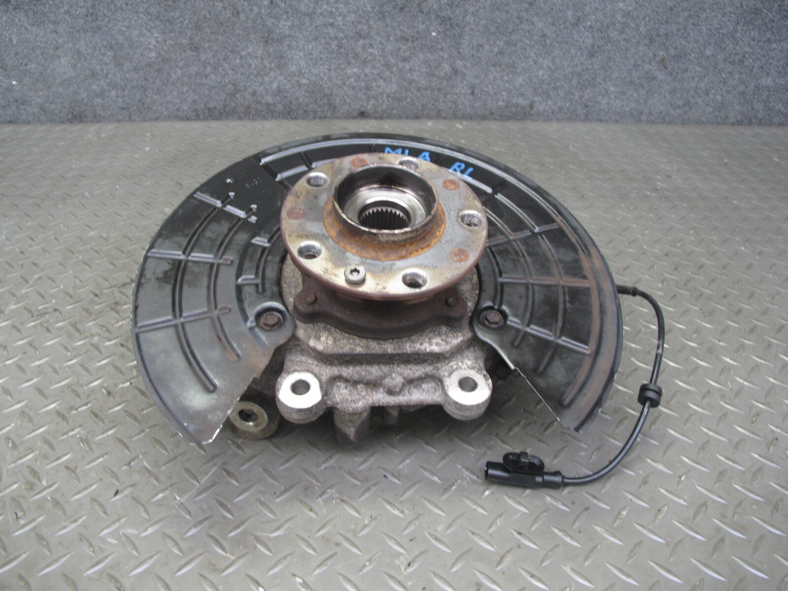 2017-2020 MASERATI LEVANTE M161 AWD REAR LEFT SPINDLE KNUCKLE WHEEL HUB BEARING