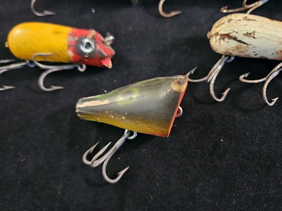 9 señuelos de madera vintage en estado áspero, Shakespeare, Creek Chub, South Bend, W&M Foto 3 de 4