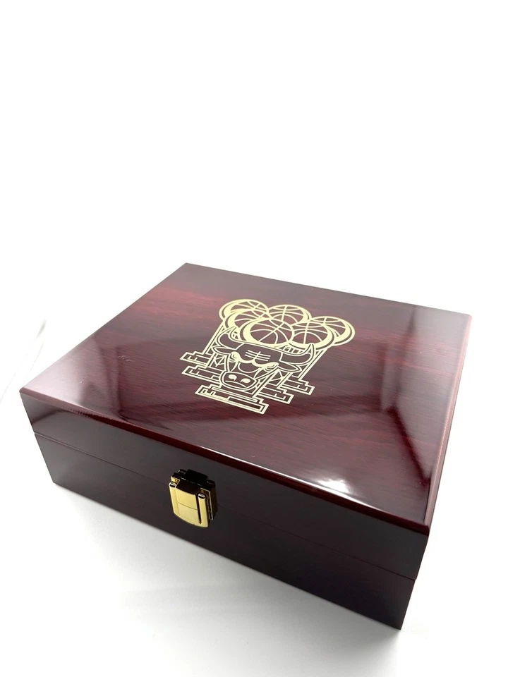 Chicago Bulls Michael Jordan Championship 6  Ring Set  With Case And Trophy - Image 2 of 4