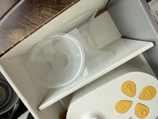 Medela Pump In Style MaxFlow Electric Breast Pump Motor with Power Cord Bags