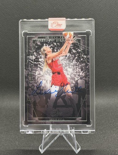 Lexie Hull #16 2025 Panini One And One WNBA Spotlight Signature card